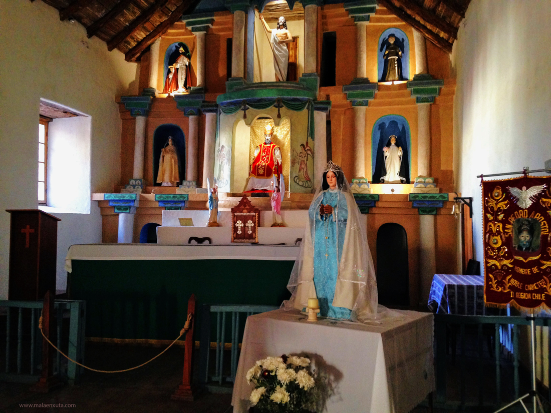 Interior da Iglesia de San Pedro de Atacama, Chile (Foto: Fernanda Moretzsohn)