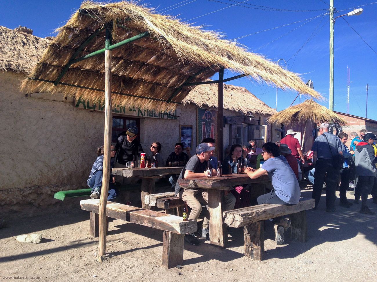 Happy Hour com cerveja boliviana em Julaca, Bolivia